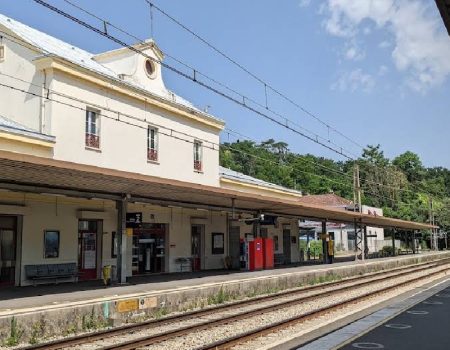 Avon : un mineur interpellé après une rixe au couteau près de la gare
